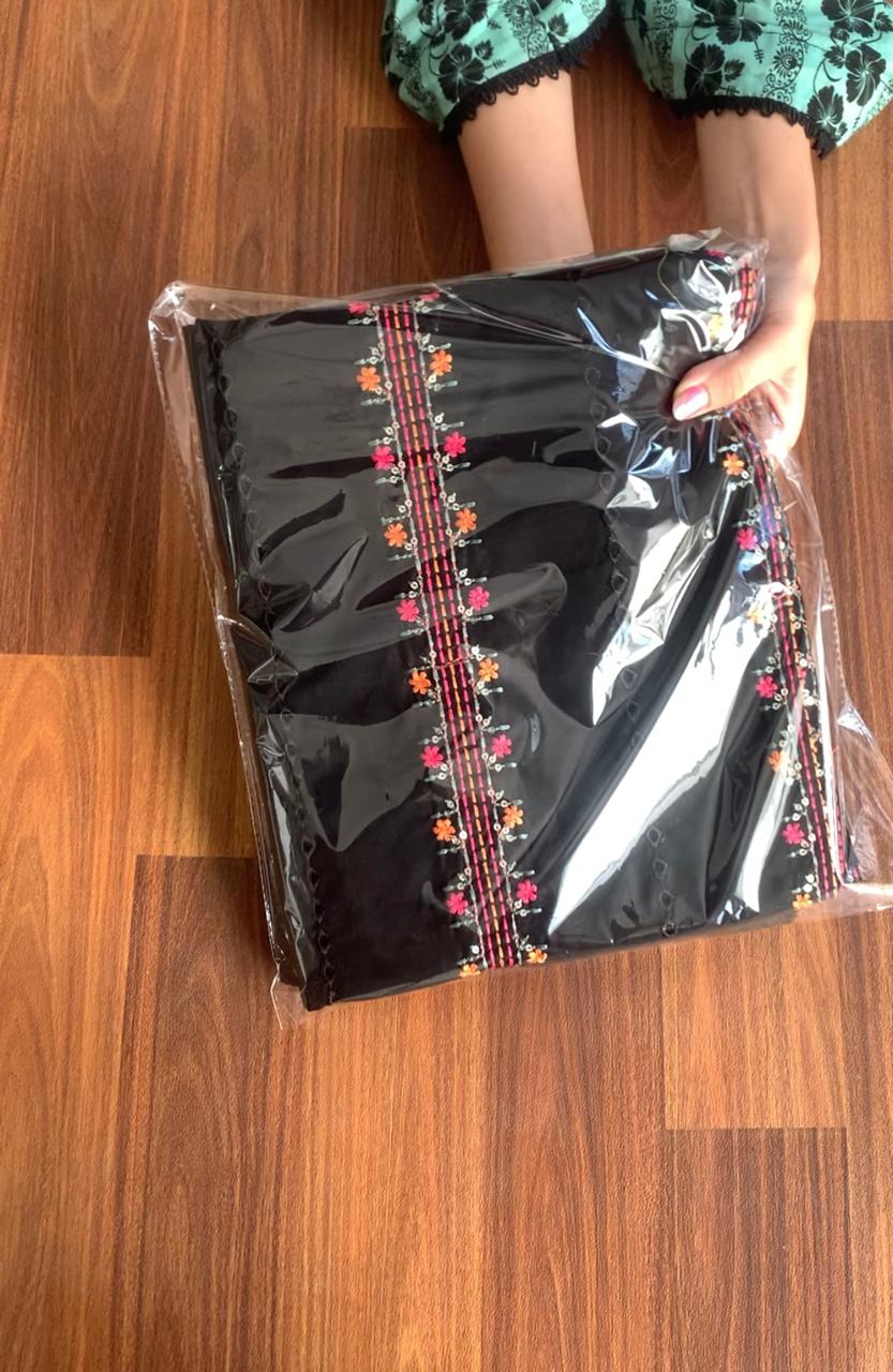 Black Embroidered Lawn Suit – Elegant & Stylish Women’s Wear