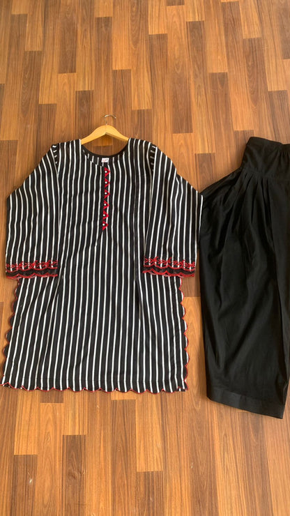 Black & White Striped Kurta with Black Pants – Stylish Women 2 Piece Suit