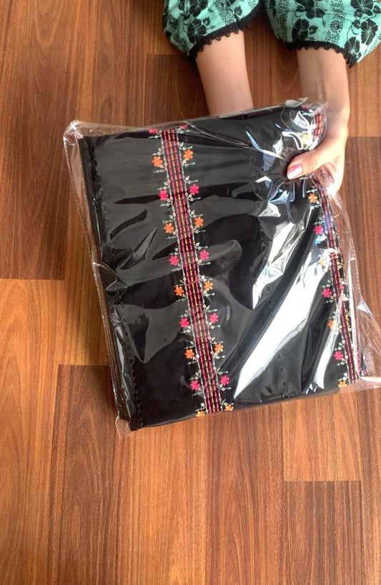 Black Embroidered Lawn Suit – Elegant & Stylish Women’s Wear